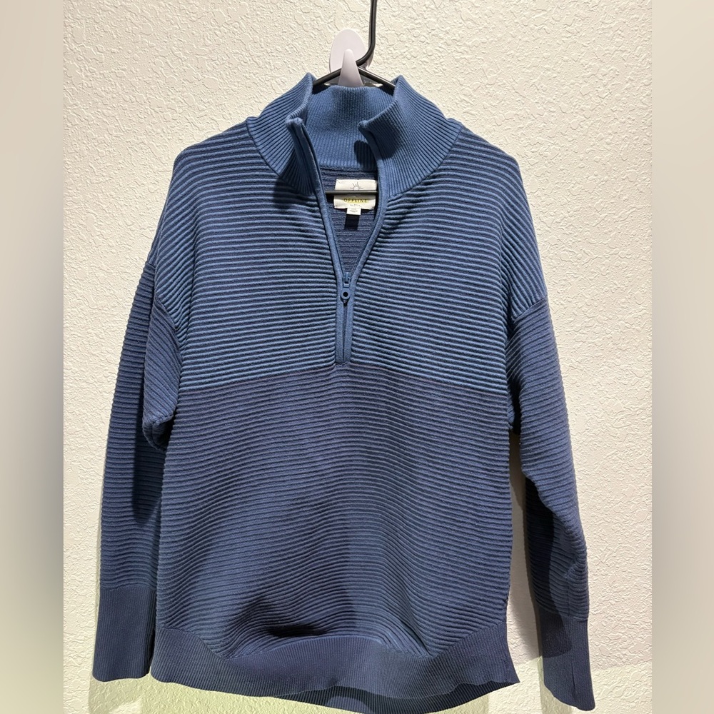 Offline By Aerie‎ Size Medium 1/4 Zip Blue sweatshirt